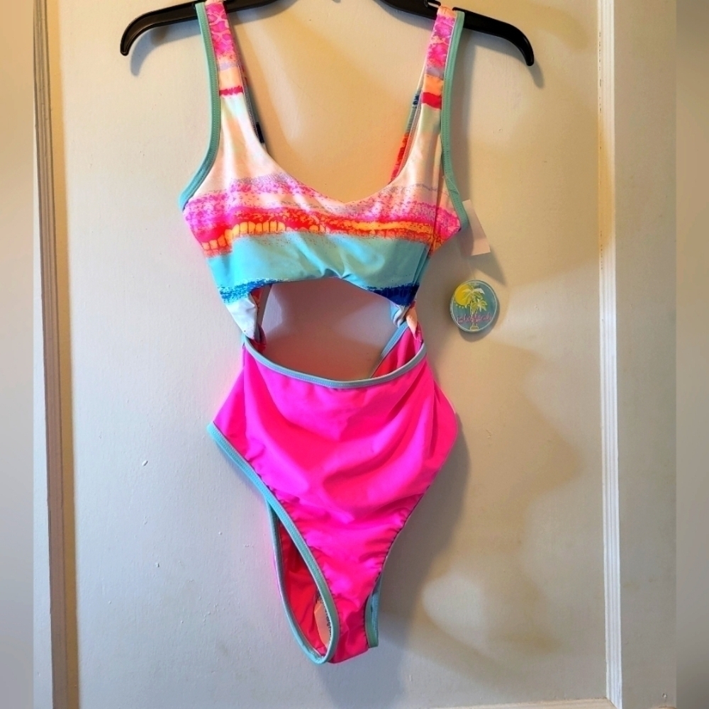 NWT Island soul Small 1 pc swim multi color